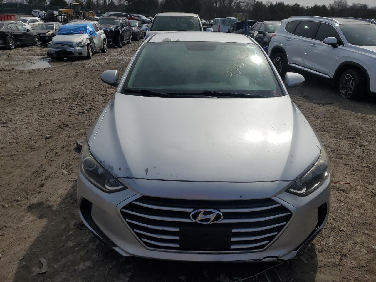 2017 Hyundai Elantra Se vin: 5NPD74LF7HH100776