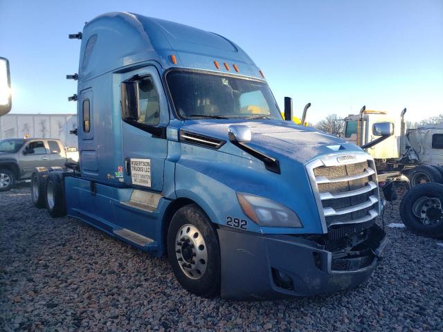 Lot #2353873897 2018 FREIGHTLINER CASCADIA 1 salvage car