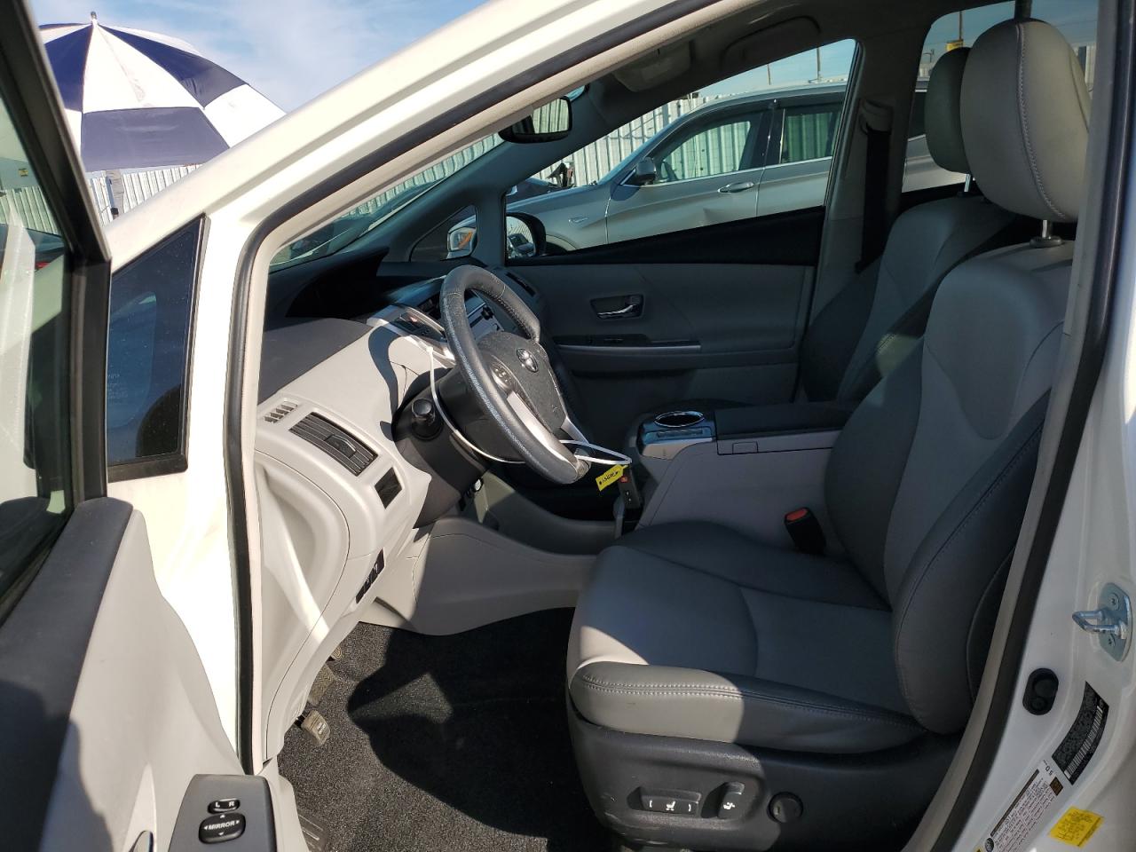 JTDZN3EU4HJ058141 TOYOTA PRIUS 2017