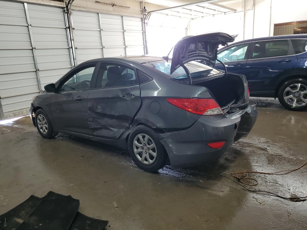 2012 Hyundai Accent Gls vin: KMHCT4AE2CU205978