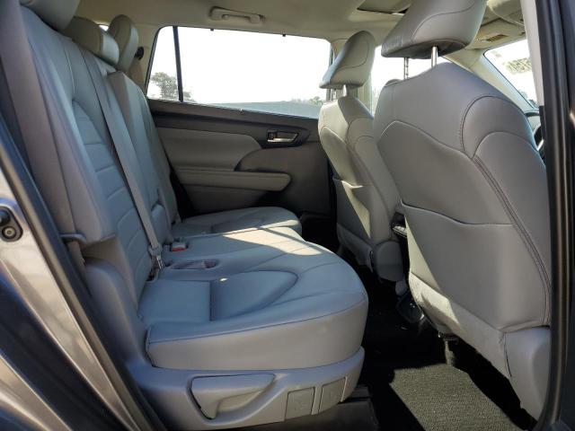 2021 Toyota Highlander - Image 10