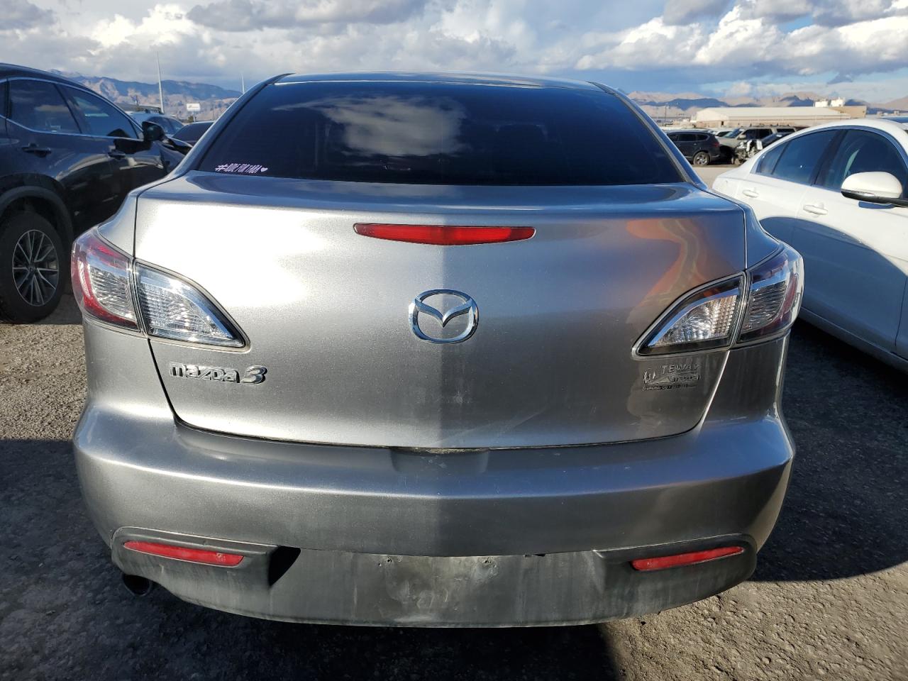 JM1BL1VF0B1389156 2011 Mazda 3 I