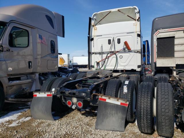 Lot #2404268180 2017 FREIGHTLINER CASCADIA 1 salvage car