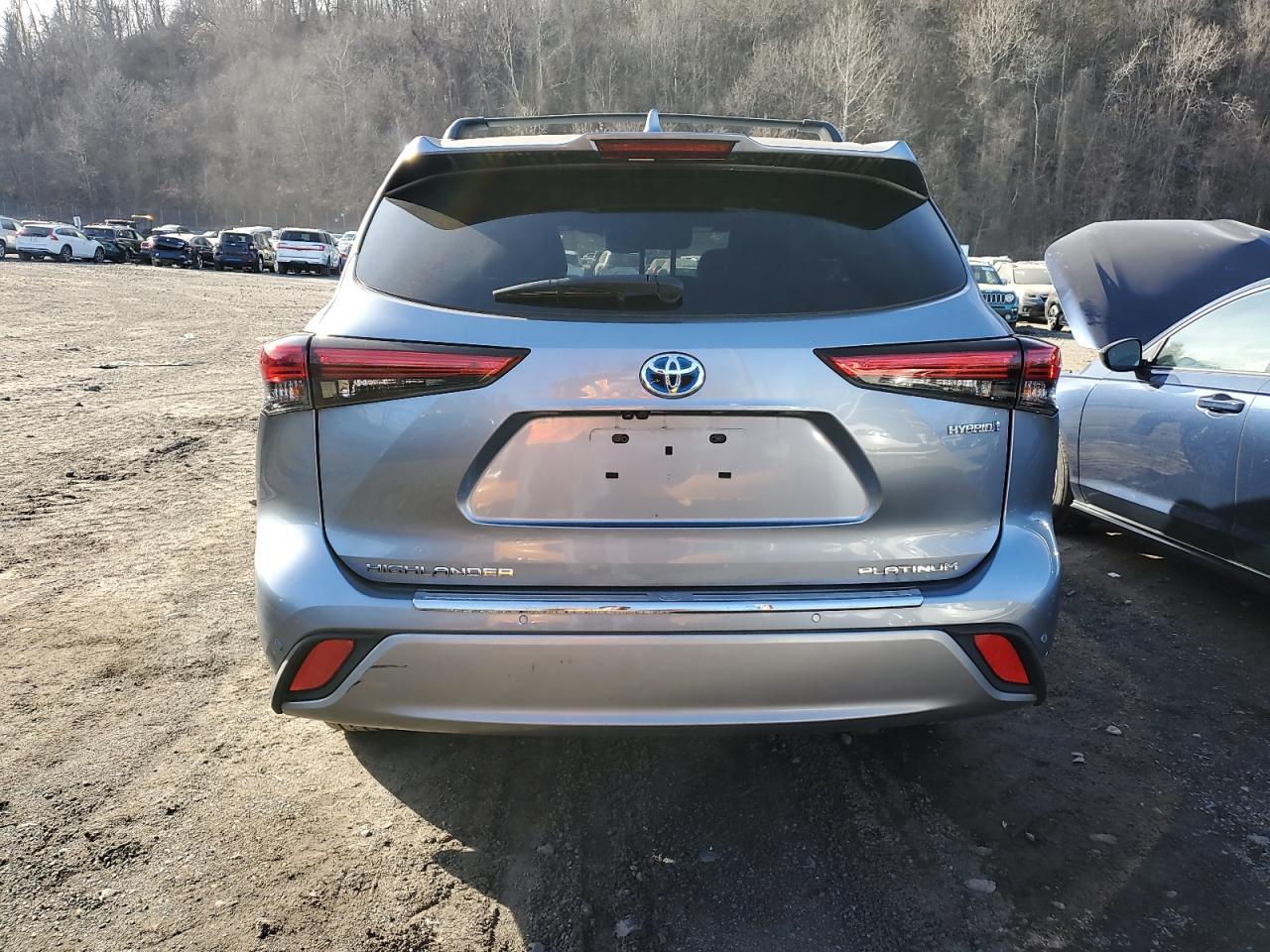 VIN: 5TDEBRCH7MS028922 2021 TOYOTA HIGHLANDER
