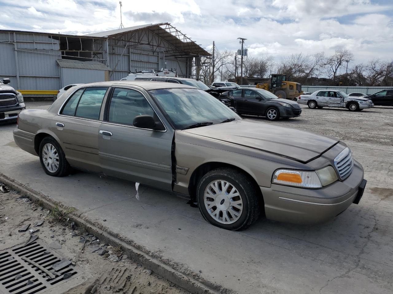 2FAFP74W24X148175 2004 Ford Crown Victoria Lx