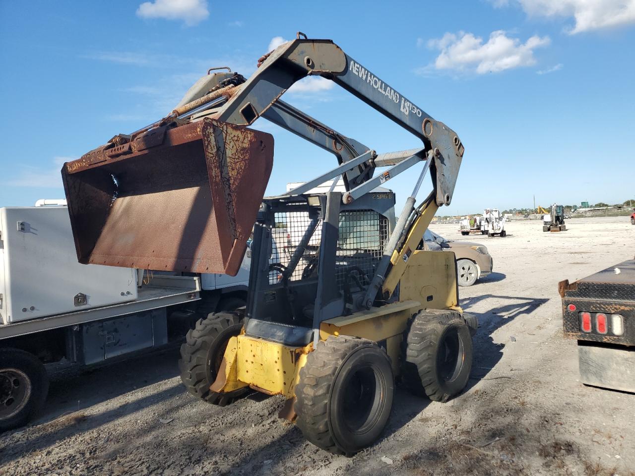 Lot #2340526021 2007 NLFZ TRACTOR