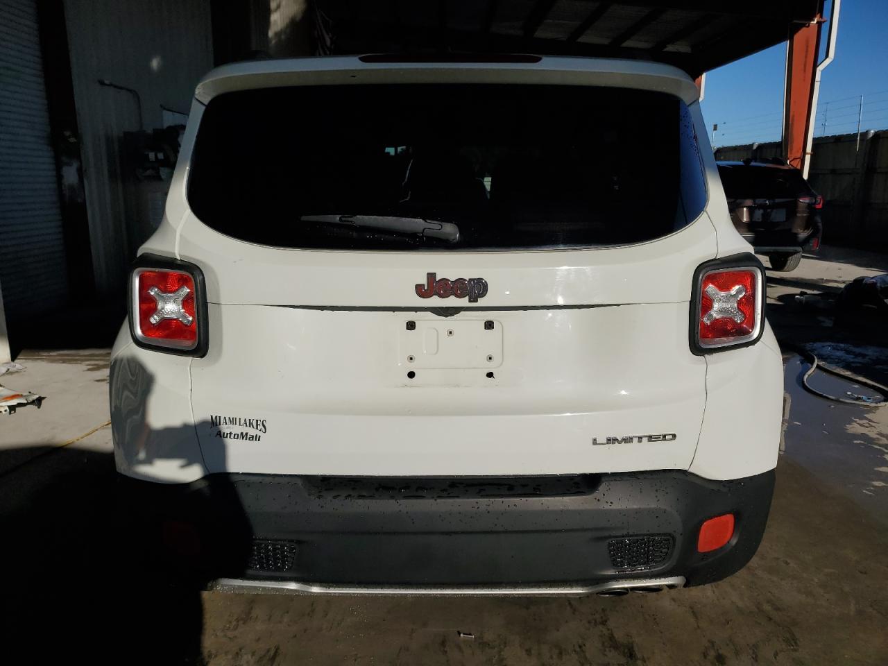 2017 Jeep Renegade Limited vin: ZACCJADB1HPE43095