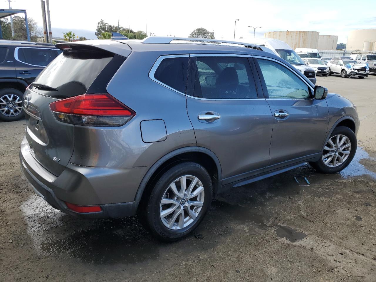 KNMAT2MT9HP616360 NISSAN ROGUE 2017