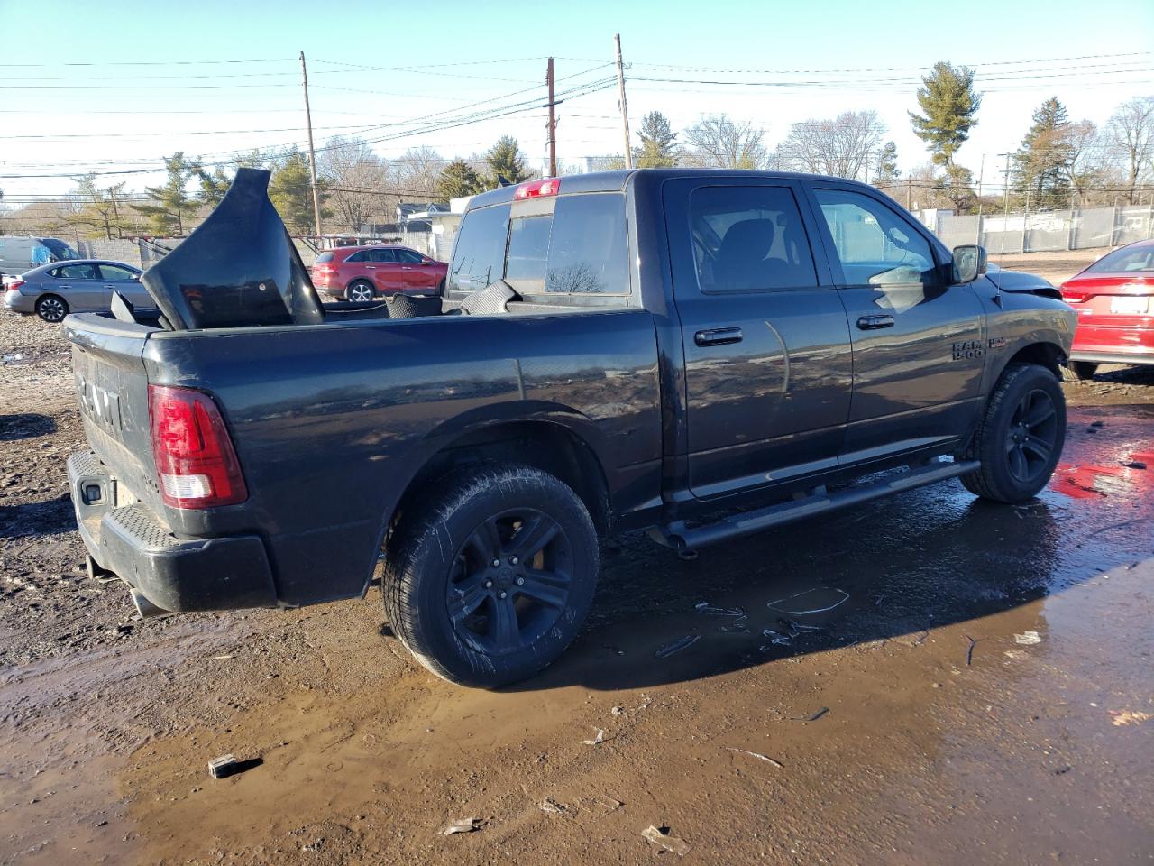 1C6RR7MTXJS135851 2018 Ram 1500 Sport