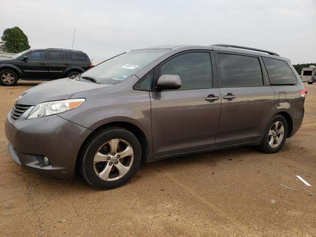 Lot #2469134788 2012 TOYOTA SIENNA LE salvage car