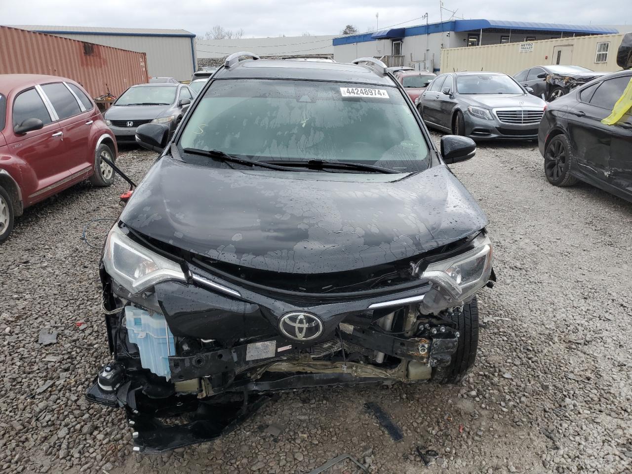 2T3WFREV9HW392047 2017 Toyota Rav4 Xle