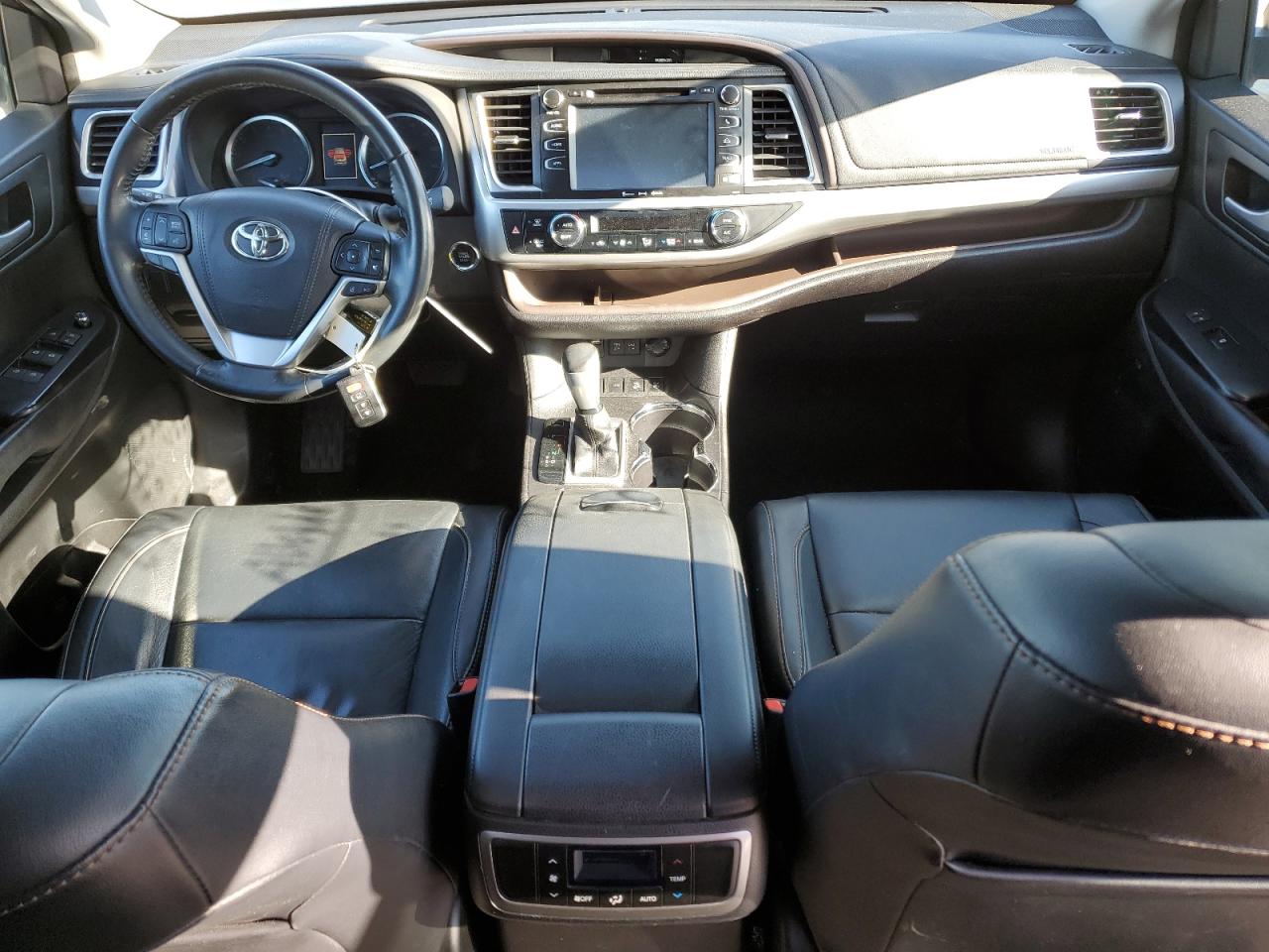 5TDJZRFH8HS437152 TOYOTA HIGHLANDER 2017