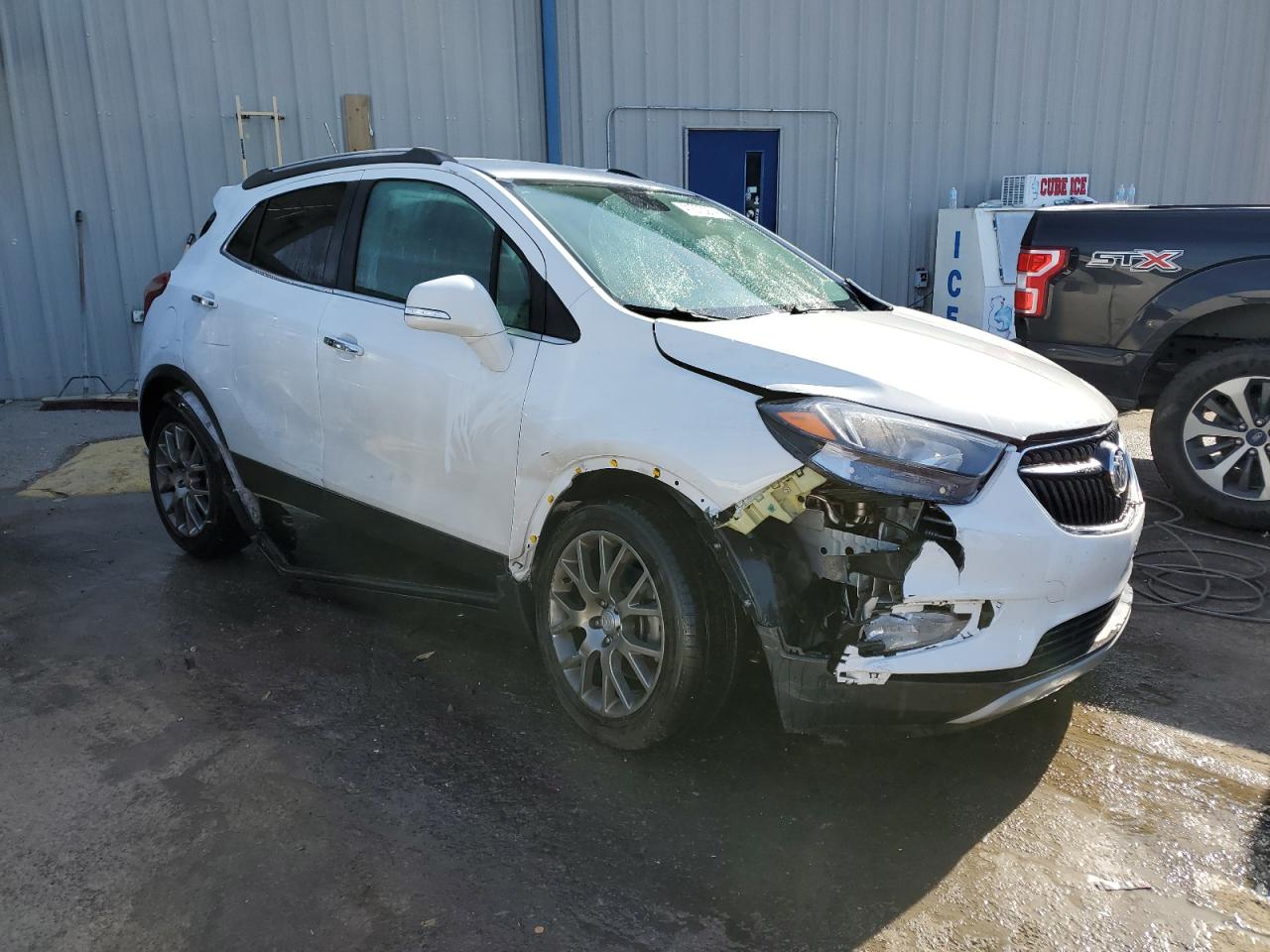 2018 Buick Encore Sport Touring vin: KL4CJ1SB1JB593592