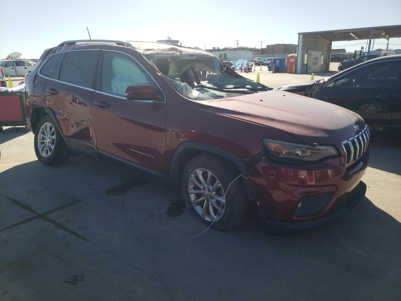 1C4PJLCB6KD129978 2019 Jeep Cherokee Latitude