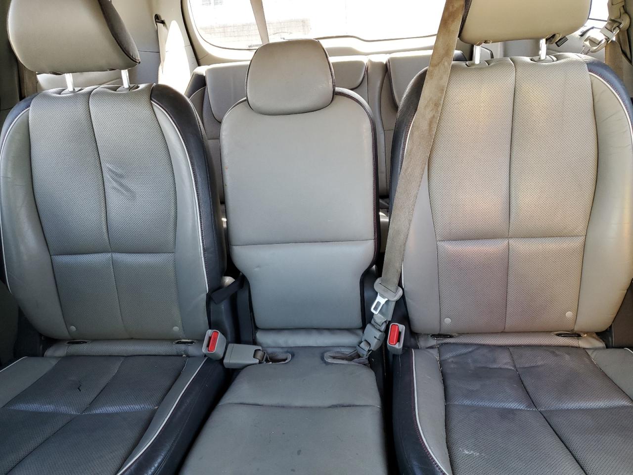 kndmc5c18f6032856 KNDMC5C18F6032856 2015 Kia Sedona Ex
