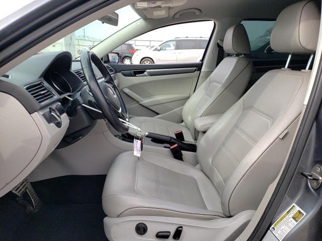 2017 VOLKSWAGEN PASSAT R-L 1VWDT7A3XHC048283