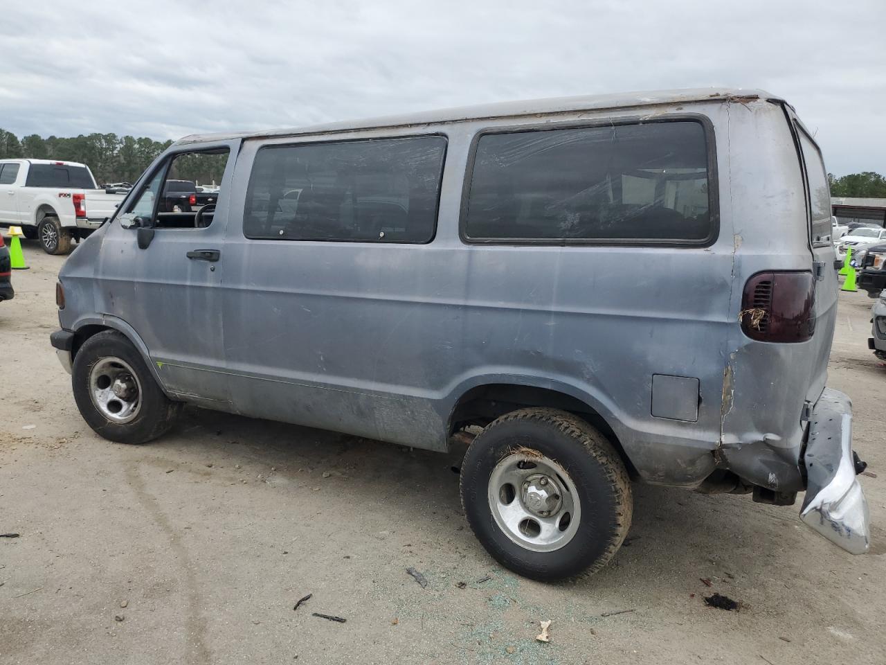 Lot #2970116289 1996 DODGE RAM WAGON