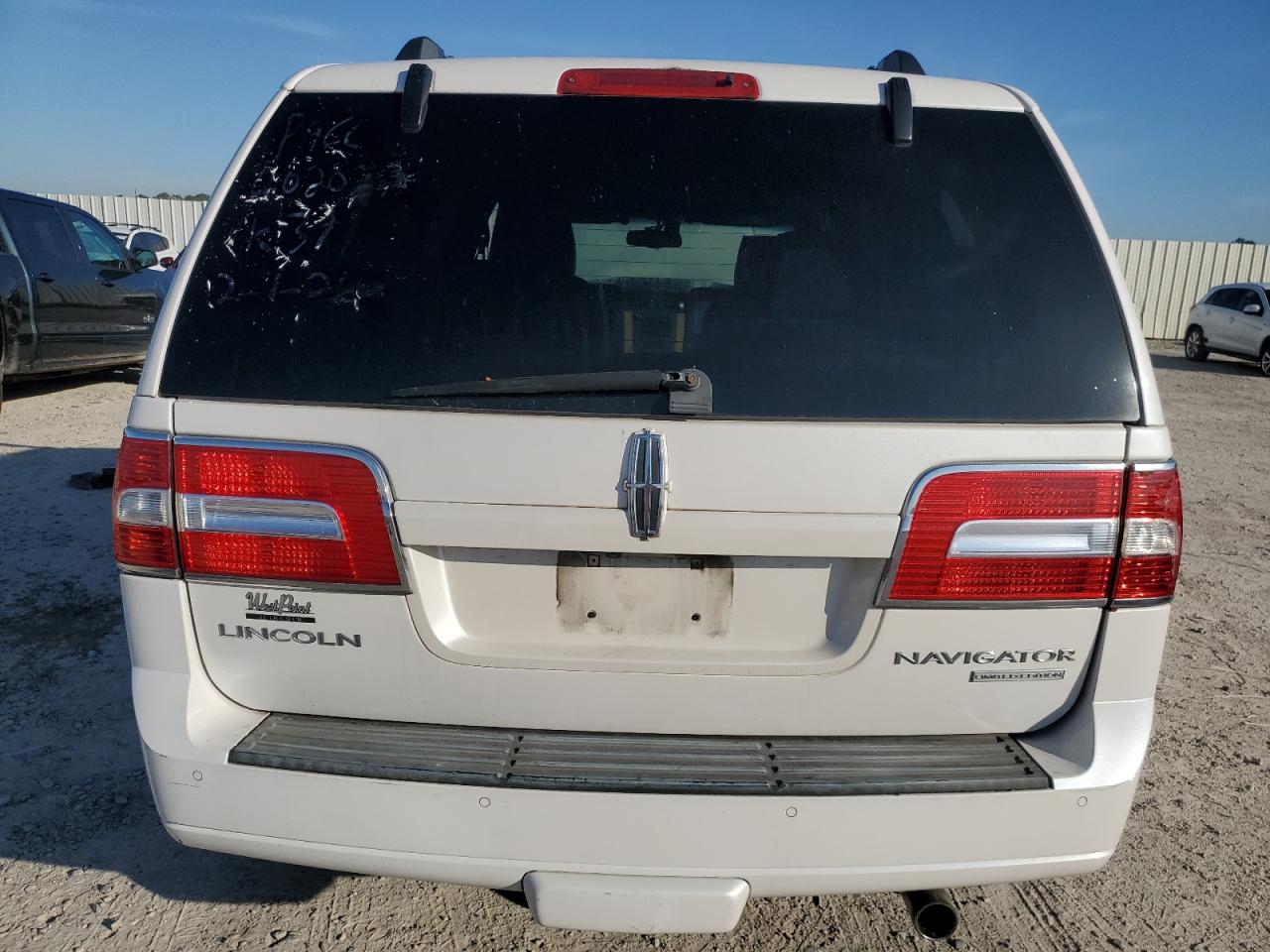 5LMJJ2H54BEJ03661 2011 Lincoln Navigator