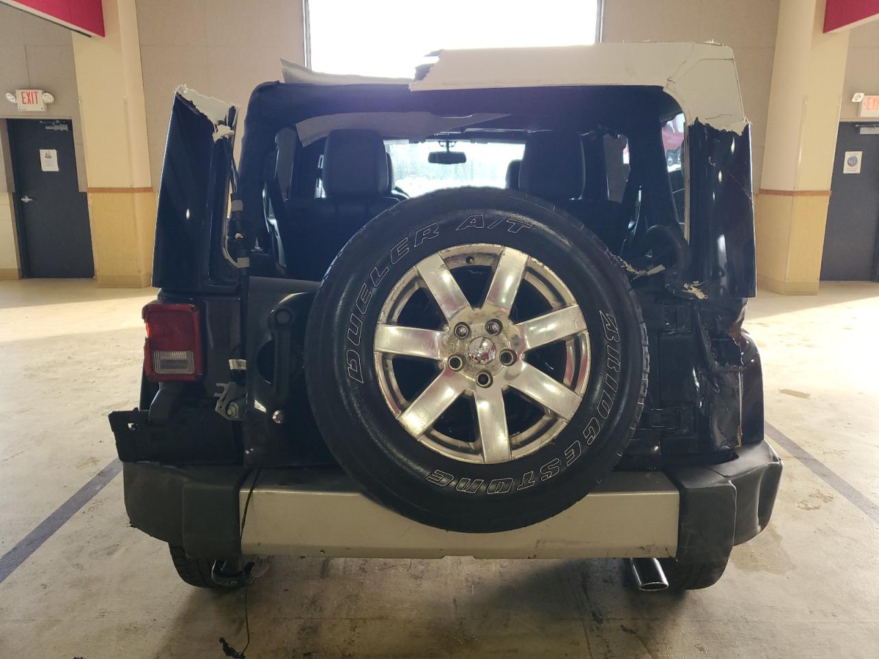 1C4BJWEG1FL510878 2015 Jeep Wrangler Unlimited Sahara