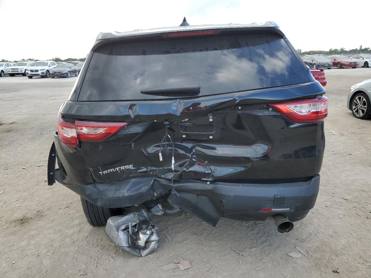 1GNERFKW1KJ314714 2019 Chevrolet Traverse Ls