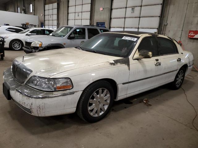 2011 Lincoln Town Car Signature Limited