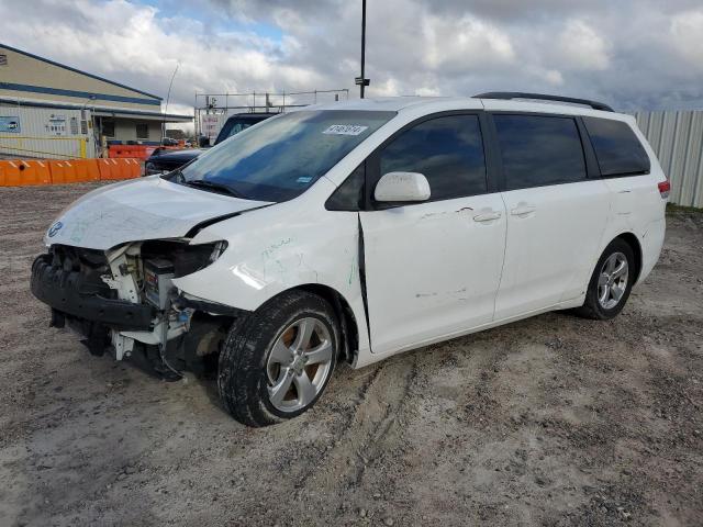 2013 Toyota Sienna LE