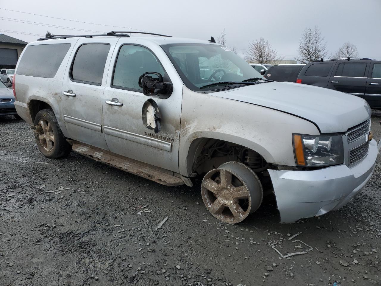 2014 Chevrolet Suburban K1500 Ls vin: 1GNSKHE75ER139042