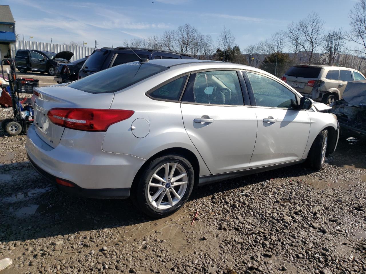 2017 Ford Focus Se vin: 1FADP3F22HL241467