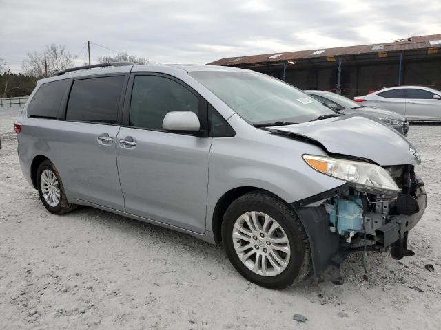 2017 TOYOTA SIENNA XLE 5TDYZ3DC0HS814236