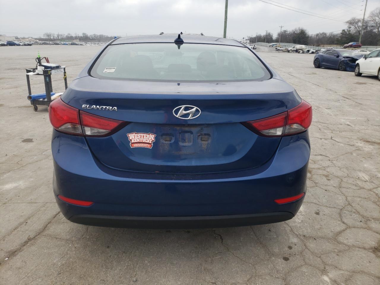 5NPDH4AE1GH693024 2016 Hyundai Elantra Se