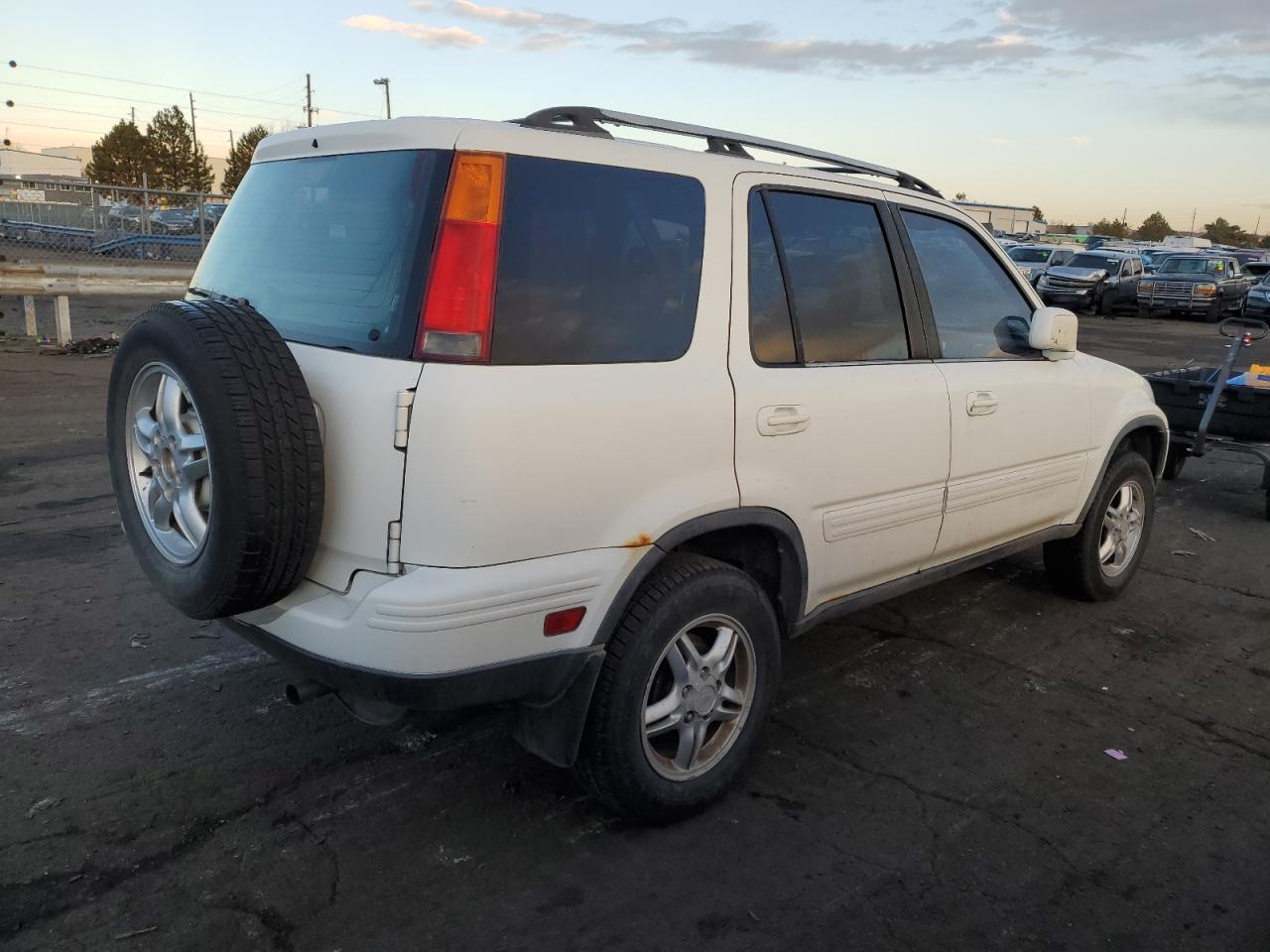 JHLRD1878YS018042 2000 Honda Cr-V Se