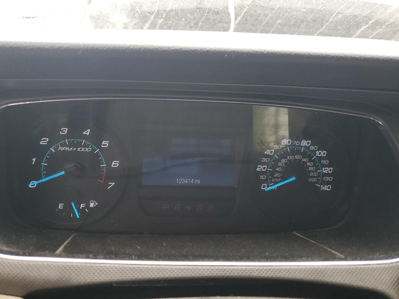 1FAHP2D87FG106977 2015 Ford Taurus Se