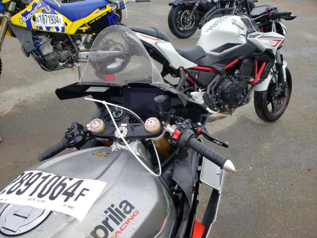 2021 APRILIA RSV4 1100 ZD4KYUA0XMS000061
