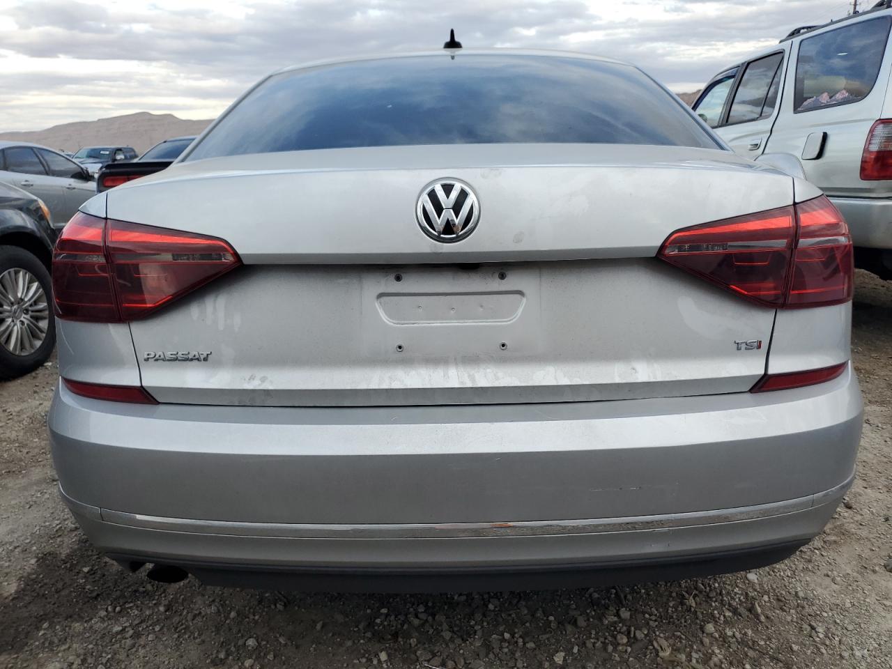 1VWLA7A33KC006840 2019 Volkswagen Passat Wolfsburg