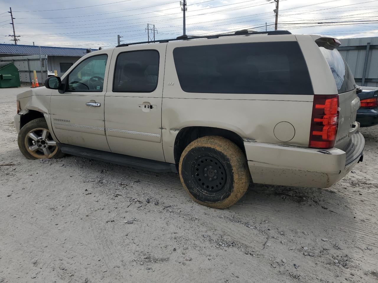 1GNUCKE07AR225968 2010 Chevrolet Suburban C1500 Ltz