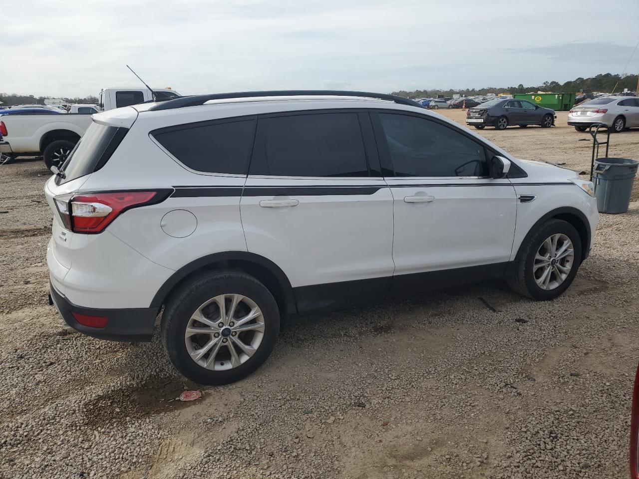 1FMCU0GD3JUD30067 2018 Ford Escape Se