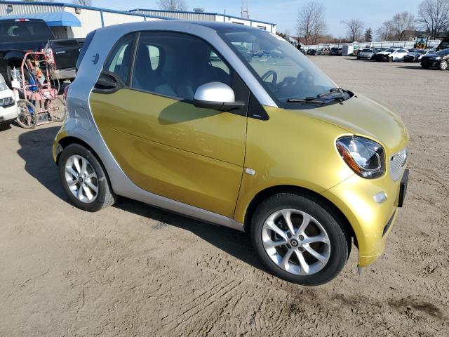 VIN WMEFJ9BA8HK235815 2017 Smart Fortwo no.4