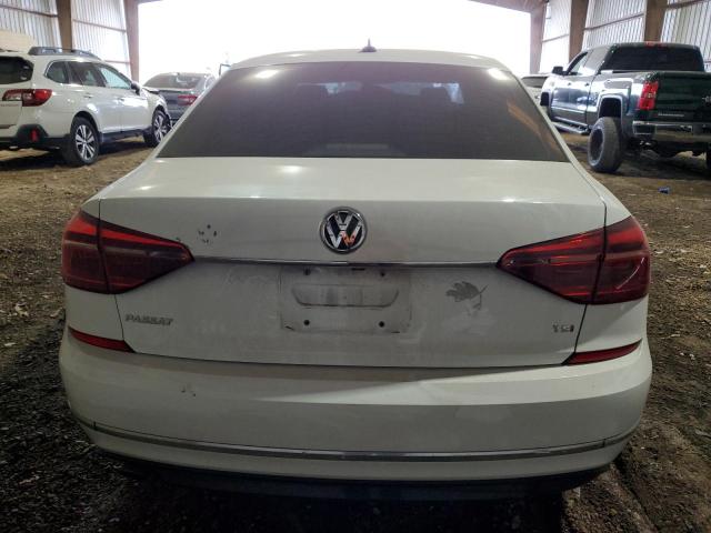 2017 VOLKSWAGEN PASSAT R-L 1VWDT7A32HC060752