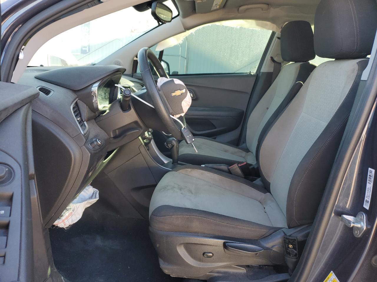 VIN: 3GNCJKSB8JL418676 2018 CHEVROLET TRAX
