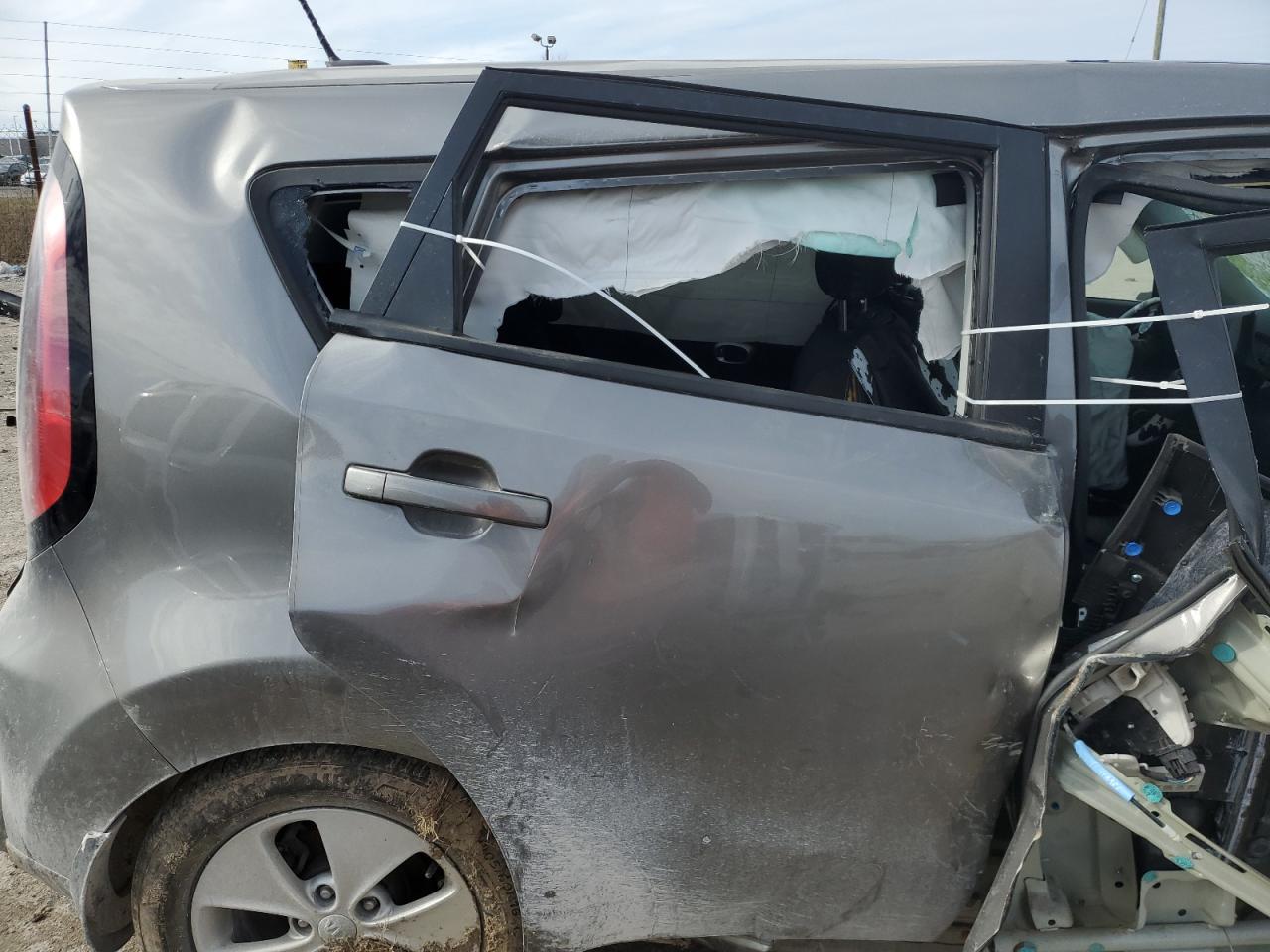 KNDJN2A24G7321302 2016 Kia Soul