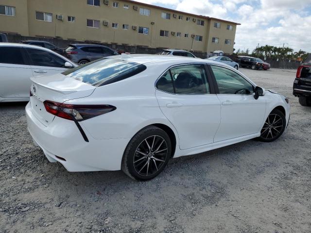 Vin: 4t1g11ak0ru877722, lot: 44917674, toyota camry se night shade 20243