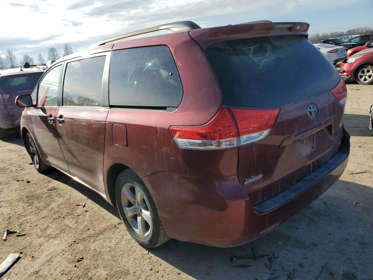 5TDKK3DC2BS059415 2011 Toyota Sienna Le