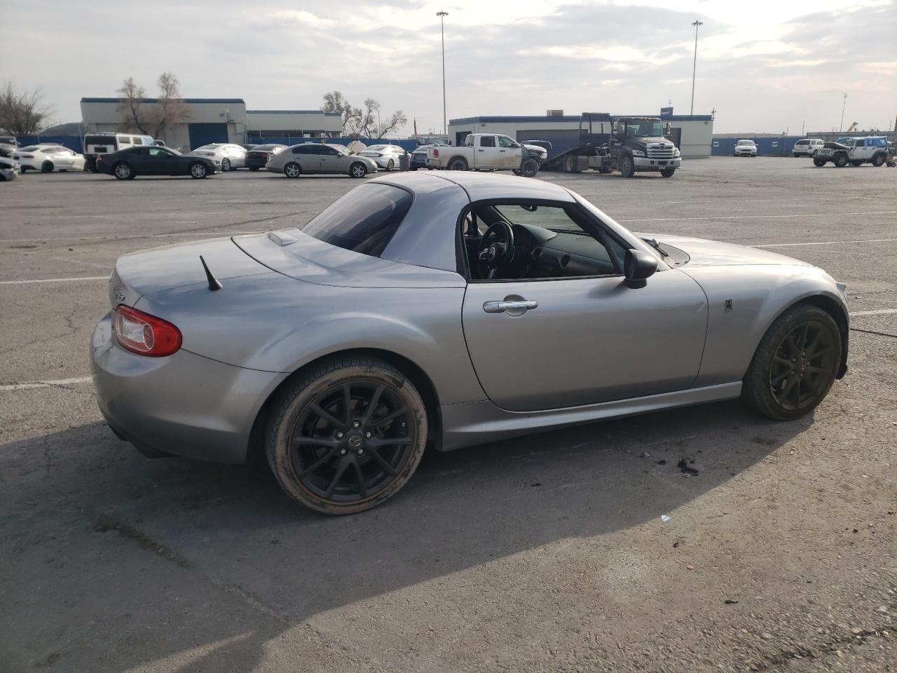JM1NC2MF1B0216112 2011 Mazda Mx-5 Miata