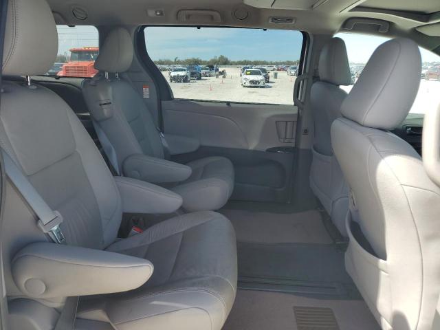 2016 TOYOTA SIENNA XLE 5TDYK3DC7GS764485