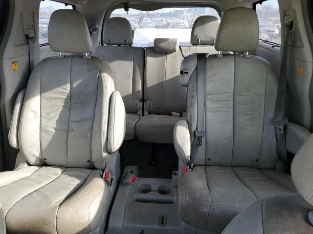 2012 Toyota Sienna - Image 10