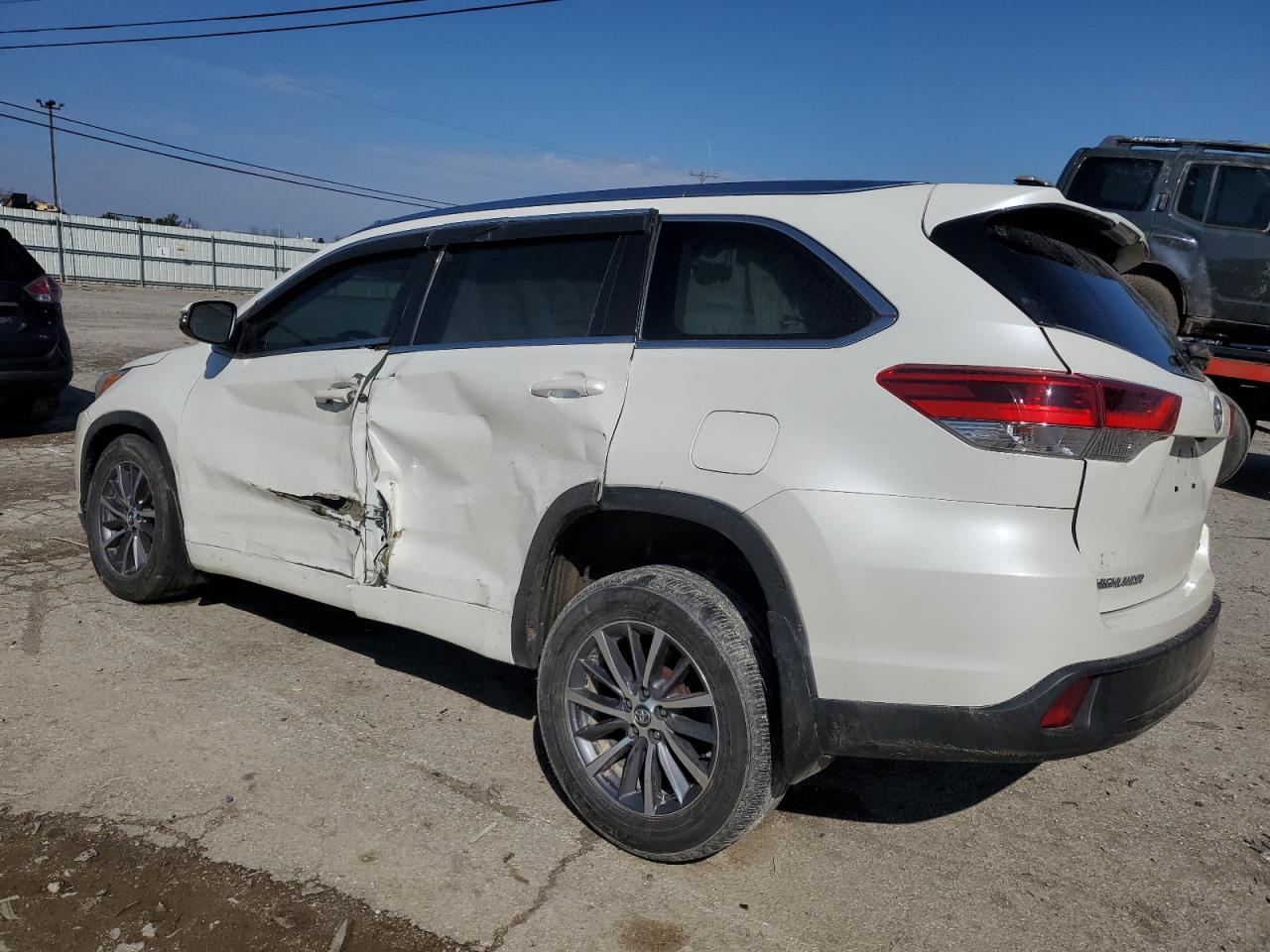 Lot #2645424876 2017 TOYOTA HIGHLANDER