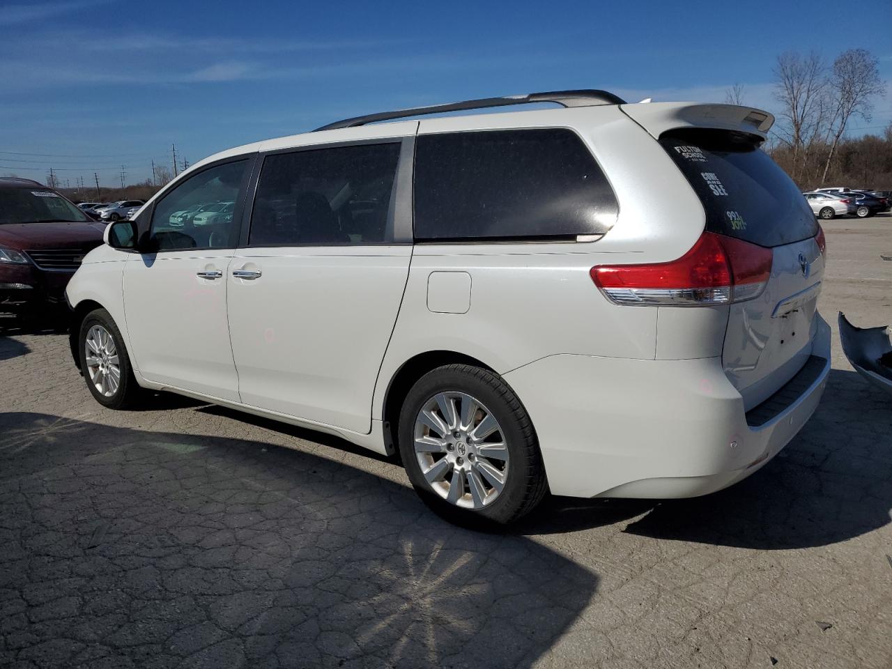 5TDDK3DCXBS024176 2011 Toyota Sienna Xle