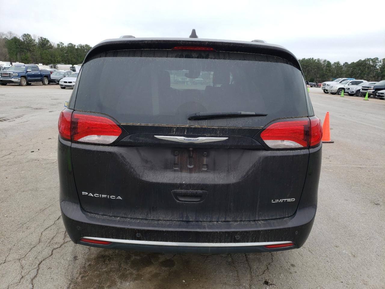 2017 Chrysler Pacifica Limited vin: 2C4RC1GG2HR684302