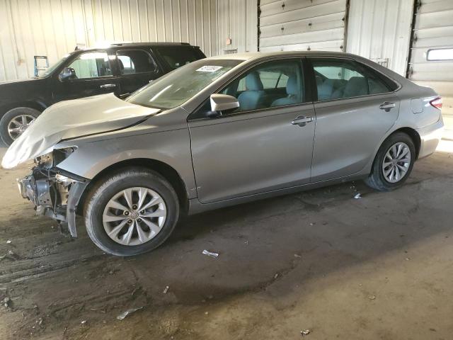 Lot #2371019203 2015 TOYOTA CAMRY LE salvage car