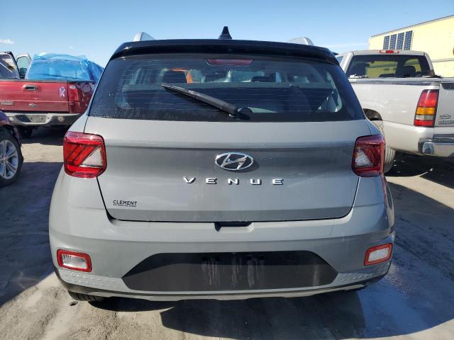 2022 Hyundai Venue Sel VIN: KMHRC8A33NU185386 Lot: 43784524